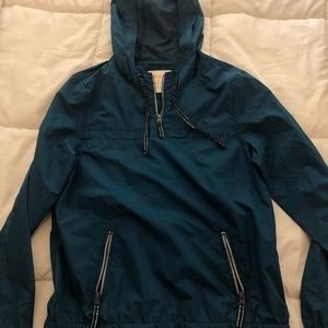 Light windbreaker
